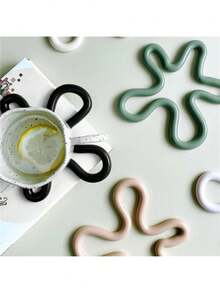 1 件厨房硅胶隔热垫 - 耐热、防烫、易于清洁，可安全处理热菜和炊具 - 彩色 - 查看 3