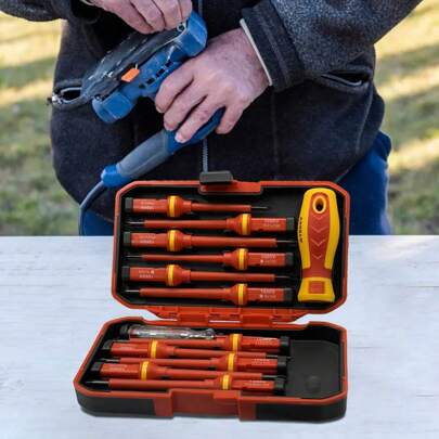Electrical Screwdriver Set, Insulated VDE Screwdriver Set Including Carry Case For Storage, Electricians Screwdrivers.