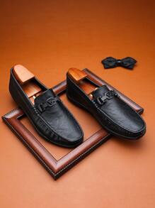 Men Simple Solid Color Patchwork Slip-On Loafers With Metal Buckle Decor, Casual For Walking, Cycling, Holiday, Commuting, Camping, Party, Versatile - Black - View 3