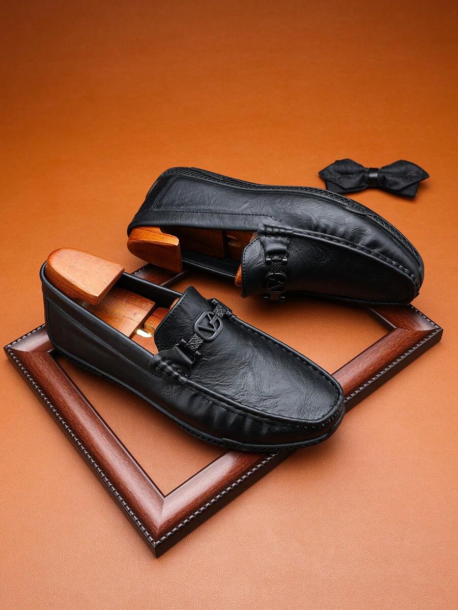 Men Simple Solid Color Patchwork Slip-On Loafers With Metal Buckle Decor, Casual For Walking, Cycling, Holiday, Commuting, Camping, Party, Versatile - Black - View 1
