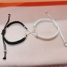 2 pièces Nouveau bracelet vague créative pour couple, noir et blanc, bracelet creux tressé avec système de fermeture ajustable. Cadeau amical pour sœurs, idéal pour la remise des diplômes, Halloween, la Saint-Valentin, la fête des mères
