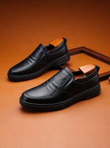 New Arrival Men's Low-Top Solid Color Vintage Style Casual Moccasins, Suitable For Vacation, Commute, Beach, Hiking, Party, Camping, Versatile Loafers - Black - View 1