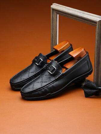 Flache Herren-Loafer mit niedrigem Schaft und schlichter Farbe, modischer Metallschnallendekor, geeignet für Partys, Zusammenkünfte, Freizeit, Strand, vielseitig