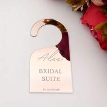 1pc 7x14cm Customized Wedding Party Bridal Suite Door Sign Personalized Acrylic Mirror Bride Name Do Not Disturb Hanging Card Multi-Functional, Ornamental, For Anniversaries, For Valentine's Day Garden, Custom, Personalized, Unique, Ideal Gifts For Him, For Anniversaries, For Valentine's Day, For Mother's Day, For Weddings, For Housewarming,Customized Wedding Crafts,Chic Autumn,Warm Ambience,Fall Decor