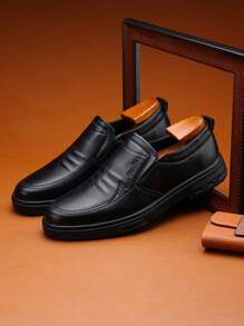 New Arrival Men's Low-Top Solid Color Vintage Style Casual Moccasins, Suitable For Vacation, Commute, Beach, Hiking, Party, Camping, Versatile Loafers - Black - View 3