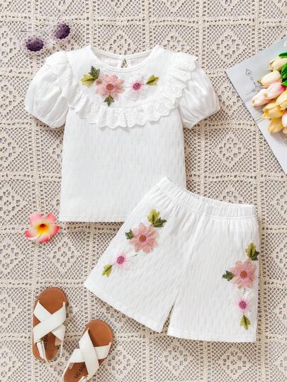 2 件/套少女刺绣花卉装饰泡泡袖上衣和配套短裤套装，自然风格的刺绣设计，面料柔软，舒适休闲，适合日常穿着，适合 4-7 岁，春夏