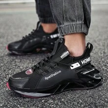Sapatos com Sola de Lâmina Extremamente Confortáveis - Design Moderno e da Moda, Apresentando Tecnologia Superior de Amortecimento e Elegante Padrão de Listras - Projetado para Homens, Adequado para Corrida ao Ar Livre, Exercícios, Caminhadas e Exploração em Todas as Estações - Preto - Visão 3