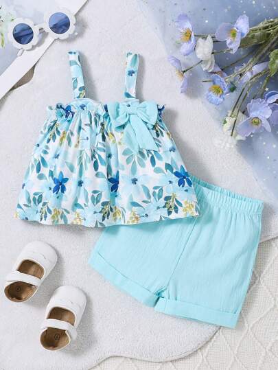 女婴花朵印花蝴蝶结吊带上衣和纯色短裤套装，可爱的春季服装
