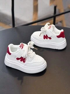 الرضع والأمومة 