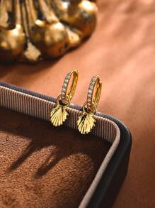 1 对 925 纯银镀 18K 金方晶锆石贝壳吊坠耳环，优雅奢华珠宝，适合女性日常佩戴、约会、聚会、礼物