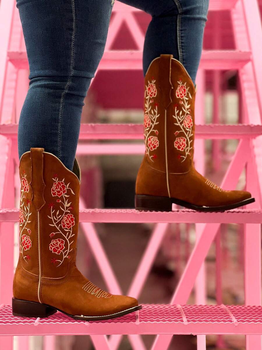 Botas Vaqueras para Mujer con Bordado Floral de Media Pantorrilla, Comodas en Piel de Res Autentica
