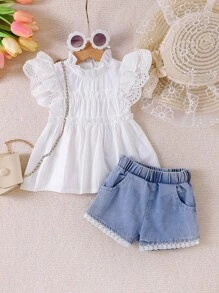 2pcs Baby Girl Floral Lace Hollow-Out Short Sleeve Blouse & Denim Shorts Set, Spring/Summer - White - View 2