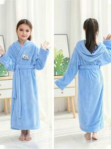 1 件儿童长款连帽浴袍，带熊刺绣，长度 100 厘米/39.37 英寸，采用超柔软温暖的珊瑚绒制成，适用于浴室、游泳池、卧室，是送给儿童的绝佳礼物