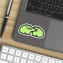 3 英寸“青蛙拥抱情侣贴纸 - 可爱迷人的青蛙主题乙烯基贴纸，适用于笔记本电脑、笔记本、水瓶、动物角、个人空间和幽默区 | 非常适合青蛙爱好者、情侣、朋友和幽默爱好者 | 送给伴侣、家人和动物爱好者的完美礼物 | 甜蜜贴纸，适合青蛙装饰、关系乐趣和异想天开的表达”