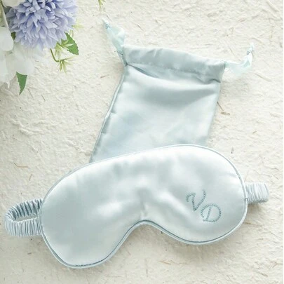 2 Stück personalisierte Initialen Augenmaske mit Aufbewahrungstasche, Schlafmaske als bestes Brautjungferngeschenk, Hochzeitsfeier Geschenk, personalisierte Hochzeitsbevorzugung, glänzende Nachahmung Seide Satin Augenmaske Set, Hochzeitsbevorzugungen, Geschenk für Frauen, multifunktional, dekorativ, Buchstabe, einfarbig, exquisit, stilvolle, vintage, modern, farbig, Lässig, Basics, Casual, weich, einzigartig, angepasst, personalisiert, maßgeschneidert, ideale Geschenke für sie, Freundin, Großeltern, Familie, Freund, Muttertags Geschenke für Frauen