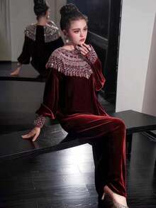 Women's Solid Color Warm Round Neck Exquisite Velvet Elegant Dress, Suitable For Autumn/Winter - Red - View 2