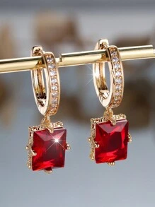 Boucles d'oreilles créoles luxueuses plaquées or avec zirconium cubique synthétique rouge, parfaites pour la Saint-Valentin, les fêtes et le port quotidien - coffret cadeau toutes saisons, boucles d'oreilles inédites
