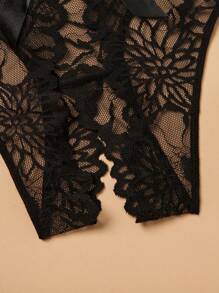 Plus Size Women Hollow-Out Sexy Lace Open Crotch Panties, Seamless Lingerie - Black - View 2