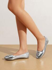 Women Ballet Flats Round Toe Slip-On Style With Metal Accent Comfortable Classic Fashion Dressy Casual Work Travel Business Office Flats Shoes - 銀色 - 查看 2