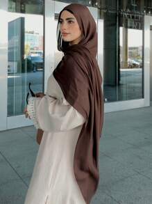 1条穆斯林女士头巾，纯色雪纺围巾，适合所有季节日常佩戴 - 咖色 - 查看 2
