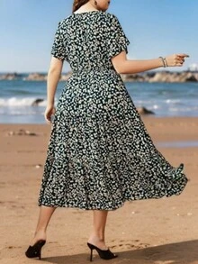 Plus Size Floral Print Short Sleeve Round Neck Casual Dress - Green - View 4
