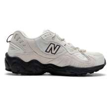 New Balance 女士户外徒步鞋，复古运动休闲运动鞋 WL703SBB-B - 白色+灰白色 - 查看 8