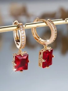 Boucles d'oreilles créoles luxueuses plaquées or avec zirconium cubique synthétique rouge, parfaites pour la Saint-Valentin, les fêtes et le port quotidien - coffret cadeau toutes saisons, boucles d'oreilles inédites