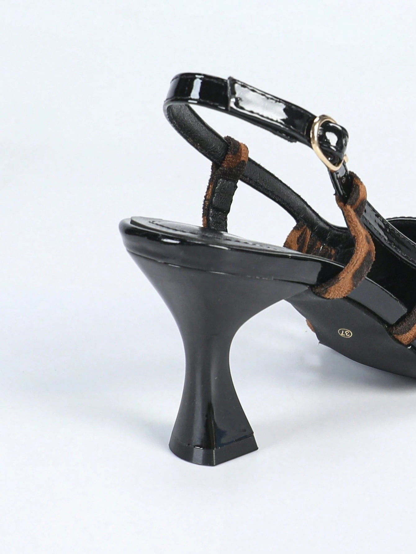 Zapato De Mujer Tamaris 1-29638-44 - Bomba Elegante Y Cómoda