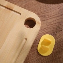 Une planche à découper en bambou, planche à découper de fruits rainurée épaissie de cuisine verticale, planche à découper en bambou d'ustensiles de cuisine ménagers