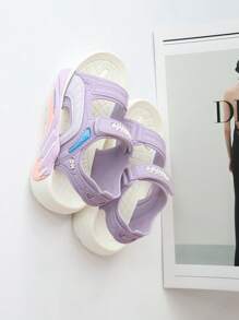 一双时尚夏季儿童凉鞋，可爱的户外跑步鞋，轻便舒适，适合海滩度假和玩耍，以及回到学校宿舍穿脱的时尚凉鞋 - 紫色 - 查看 9