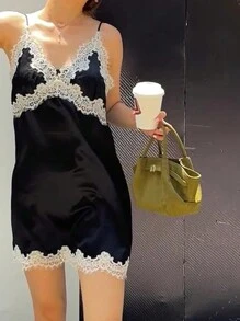 新款天鹅绒饺子手提包，小众设计，优雅迷你手提包，时尚街头潮流，轻巧，适合通勤，腕带，简约百搭单肩斜挎包，奢华女包