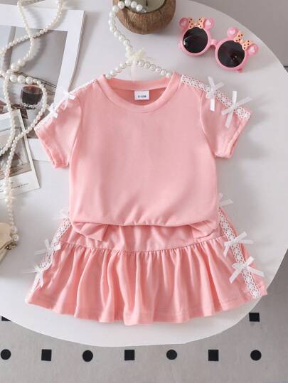 2 件装女婴休闲蕾丝蝴蝶结领上衣和拼布裙套装，可爱学院风户外游玩装