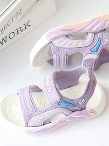 一双时尚夏季儿童凉鞋，可爱的户外跑步鞋，轻便舒适，适合海滩度假和玩耍，以及回到学校宿舍穿脱的时尚凉鞋 - 紫色 - 查看 10