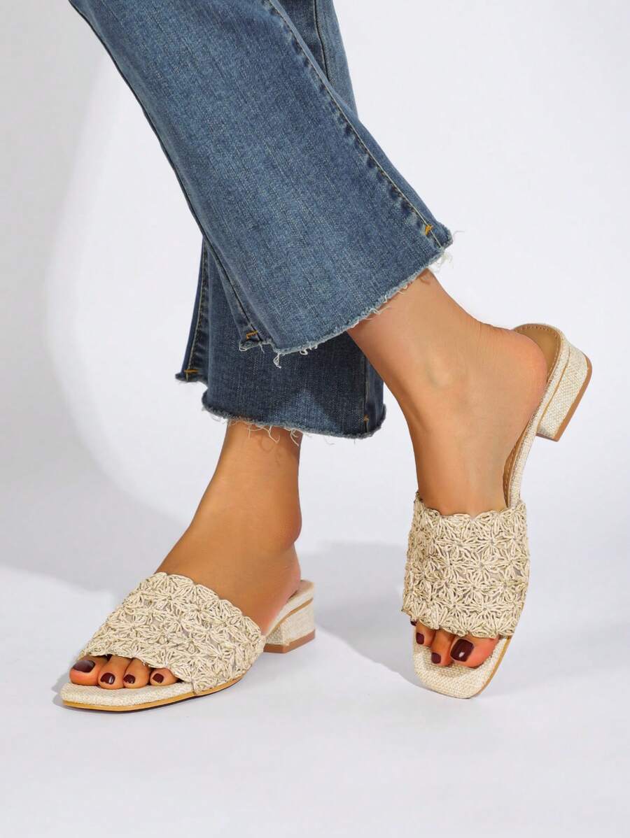 Sandali estivi eleganti e minimalisti da donna, tacchi alti alla moda, adatti per l'uso quotidiano