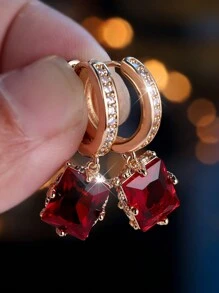 Boucles d'oreilles créoles luxueuses plaquées or avec zirconium cubique synthétique rouge, parfaites pour la Saint-Valentin, les fêtes et le port quotidien - coffret cadeau toutes saisons, boucles d'oreilles inédites