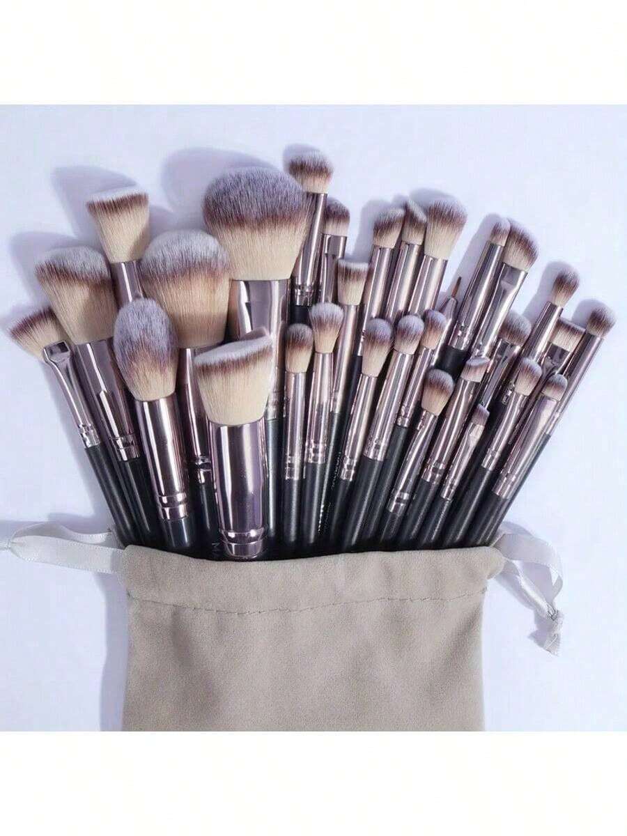 30pcs Professional Makeup Brush Set Foundation Concealers Eye Shadows Powder Blush Blending Brushes Beauty Tools With Bag