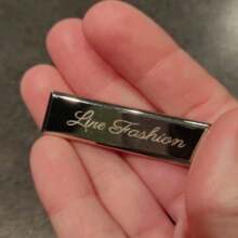 [Custom] 1pc, Personalized Handbag Label, Unique Your Label, Laser Engraving, Metal Bag Label, Personalized Gift, Dawg, Engraved, Sequins, Stainless, Vintage, Casual, Unisex, Hipster, Old Money, Stylish For Anniversaries, For Weddings, For Graduation, For Housewarming, Personalized Gifts For Women/Men, Personalized/Customized Keychain, High School Senior High School Students, College Students, University Students, Freshman, Sophomore, Underclassmen, Customized Brooch, Street Casual Chic,Delicate Romance,For Office,For School,For Classroom,For Teacher Gifts,For University,For Colleague,For Dorm Rooms,New Year Glamour - Multicolor - View 5