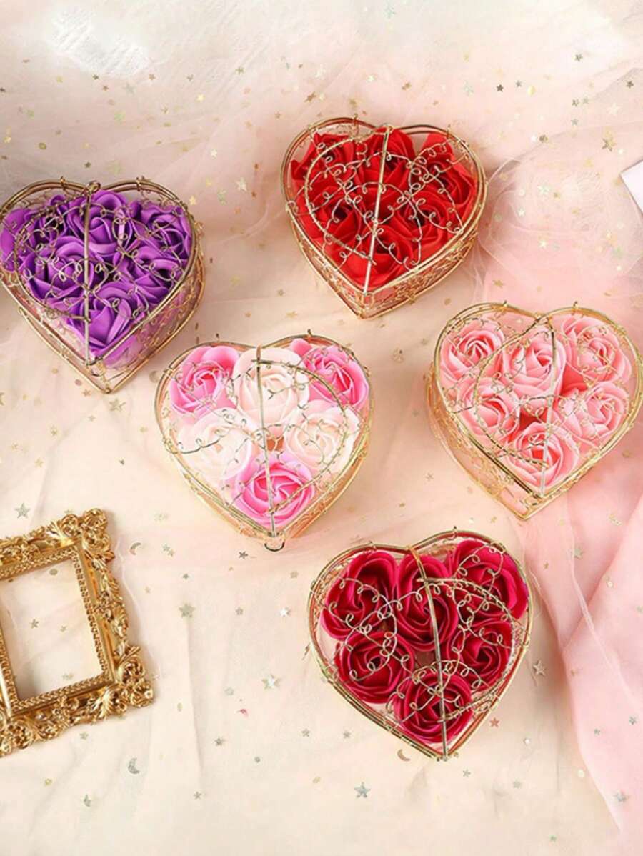 1 pièce Fleur de savon en boîte en forme de cœur, cadeau de Saint-Valentin, mariage, pendaison de crémaillère, anniversaire, rose. Boîte-cadeau multicolore, roses artificielles, décoration intérieure créative, cadeau de Saint-Valentin, d'anniversaire, de mariage. Papier cadeau sans alimentation électrique, boîte-cadeau, boîte, cadeaux de demoiselles d'honneur, sacs cadeaux, sac cadeau, sac en papier cadeau, petit sac cadeau, sac cadeau rose, sacs d'emballage, sacs cadeaux enterrement de vie de jeune fille, pour la fête des mères, cadeaux de demoiselles d'honneur, cadeaux de remise de diplôme, cadeaux d'anniversaire, cadeaux de mariage