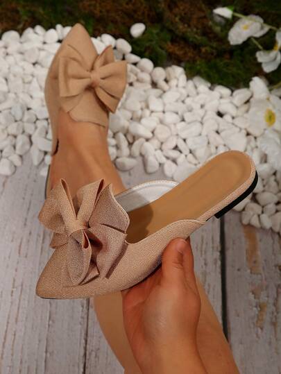 大码女式宽版一脚蹬穆勒鞋，带蝴蝶结装饰，尖头米色乐福鞋，舒适一脚蹬平底鞋，韩版风格