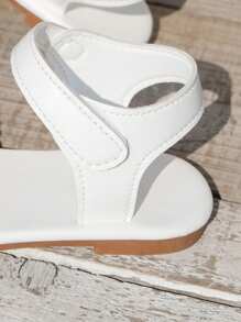 一双时尚凉鞋，2025新款儿童凉鞋，中国风刺绣绣花休闲度假风舒适软底女童喜欢的凉鞋 - 白色 - 查看 6