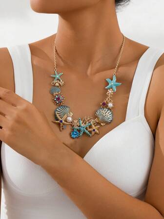 1入海灘主題項鍊，帶有海星，珊瑚和貝殼吊墜，裝飾有鑽石和模擬珍珠，短款適合女性在海灘假期佩戴