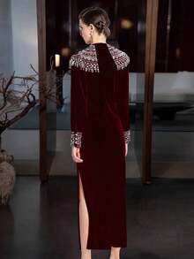 Women's Solid Color Warm Round Neck Exquisite Velvet Elegant Dress, Suitable For Autumn/Winter - Red - View 3