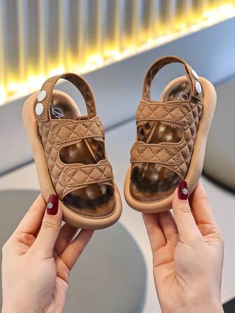 Scarpe da spiaggia estive per bambini, nuovi sandali sportivi morbidi per ragazzi, sandali di stile coreano per ragazze, scarpe antiscivolo per bebè e bambini