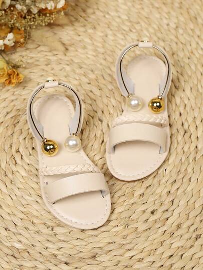 1 Pair Toddler/Little Girls' Beige Plus Size Flat Sandals, Solid Color PU Woven Strap, Dual-Color Pearl Metal Buckle Design, Round Toe Open-Toe Cute Princess Sandals For 3-15 Years Old, Suitable For Party, Dance, Casual, Vacation, Spring & Summer