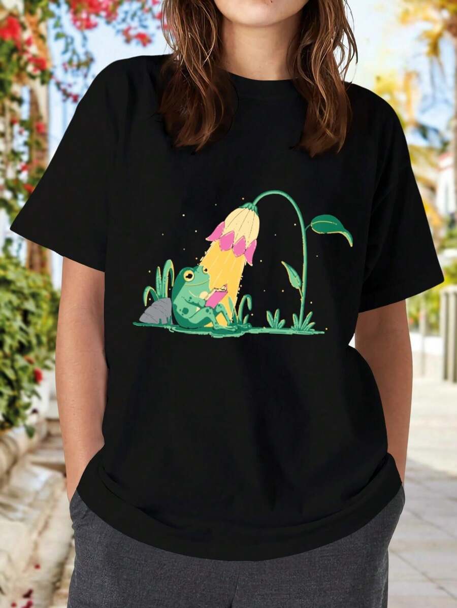 Cozy Night Off Cute Illustration Of A Frog Under A Flower Lamp With A Whimsical Glow For Reading In Nature - Cozy Cute Flower Lamp Frog Glow Illustration Nature Night Reading Whimsical For Women's Women's T-Women Shirt - 黑色 - 查看 1
