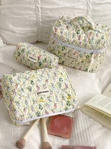 1Pc/Set Vintage Delicate Floral Quilted Makeup Bag, Large Capacity Travel Toiletry Pouch With Handle, Multi-Functional Cosmetic Storage Bag For Lipstick, Jewelry, Tissues, Sanitary Napkins, Toiletry Bag For Travel, Daily Use, Perfect Gift For Valentine's Day, Mother's Day, Anniversary, Vacation, Daily Use, New Style 2025 (Random Cutting).