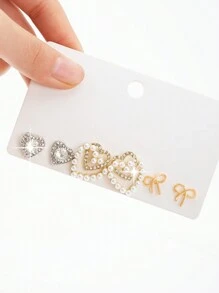 1 套时尚百搭的耳钉，日常佩戴和约会的最佳选择