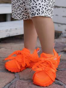 زوج من الأحذية الرياضية الخفيفة، عالية المرونة، ومنفذة للهواء للربيع/الخريف، مناسبة للأولاد والبنات للاستخدام الداخلي/الخارجي، مانعة للصدمات، وأحذية جري للطلاب' - لون برتقالي - مشاهدة 3