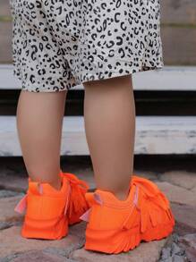 زوج من الأحذية الرياضية الخفيفة، عالية المرونة، ومنفذة للهواء للربيع/الخريف، مناسبة للأولاد والبنات للاستخدام الداخلي/الخارجي، مانعة للصدمات، وأحذية جري للطلاب' - لون برتقالي - مشاهدة 2