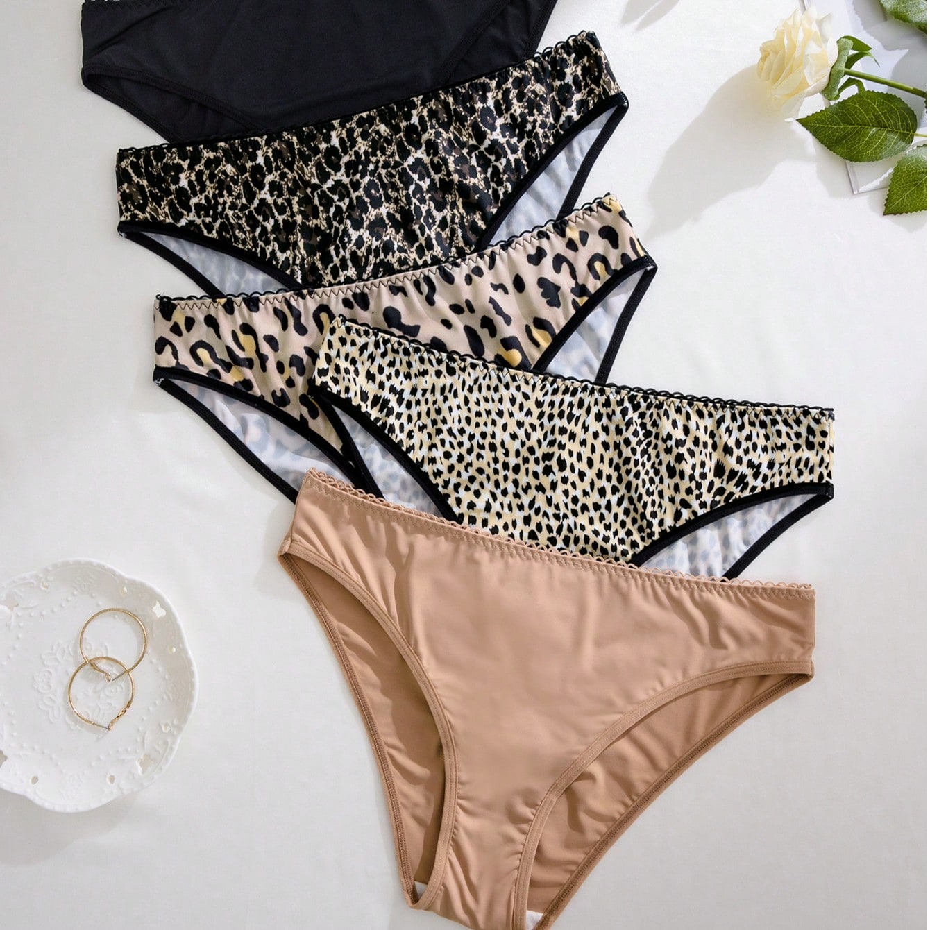 Set de 5 bragas de mujer cómodas, transpirables y sin costuras con estampado de leopardo
